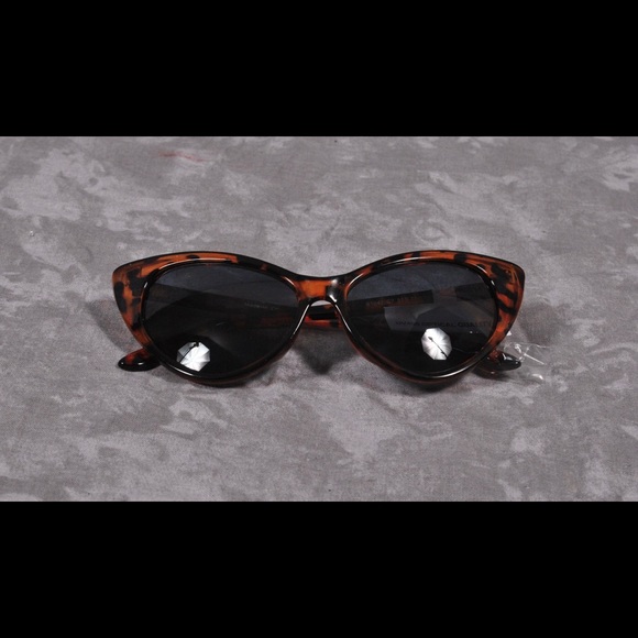 CAT EYE LEOPARD SUNGLASSES - Picture 6 of 6